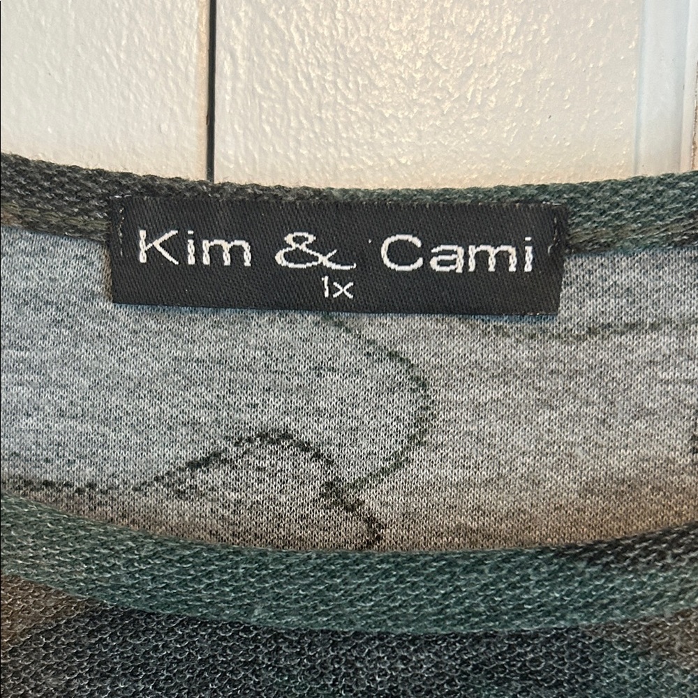 Kim & Cami Green Camo Tunic Long Tee - Picture 2 of 3